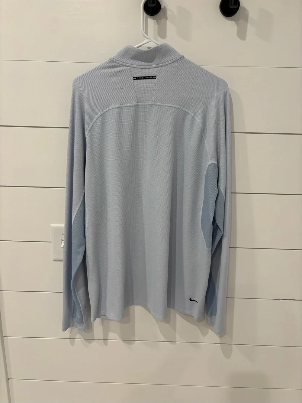 Nike Trail white and gray large Men’s Half-Zip Sweater - Picture 3 of 3
